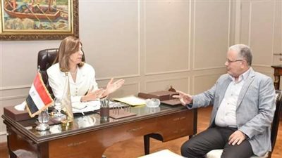 وزيرة الثقافة تبحث مع قيادات الوزارة الخطة الاستثمارية لهيئاتهم خلال العام المالي الجديد