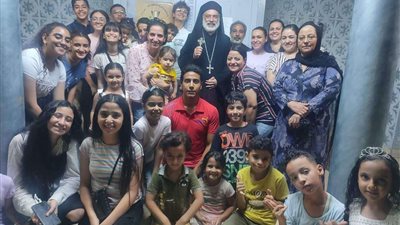 مطران المنيا يتفقد الأنشطة الصيفية بكنيسة 