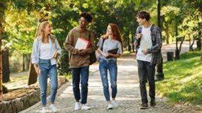 من الثانوية إلى الكلية.. كيف تأهل أولادك نفسيا للانتقال إلى المرحلة الجامعية