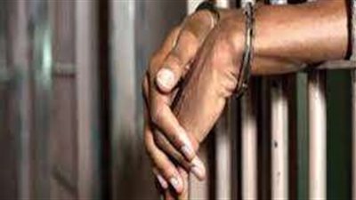 حبس شاب لطعنه جاره في دار السلام