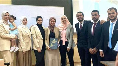 طلاب هندسة الزقازيق يطورون عصا ذكية لمساعدة المكفوفين.. فيديو