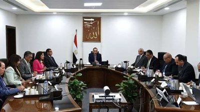 مدبولي يتابع مخططات المنطقة الاستثمارية بـ