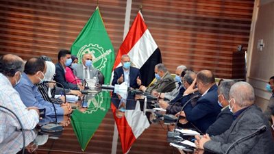 محافظ القليوبية يتابع مشروع ممشى النيل ببنها