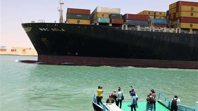 قناة السويس تنعش السوق المصري بشركات استثمارية مساهمة