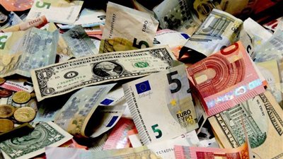 أسعار العملات في نهاية تعاملات اليوم السبت 5 / 8 / 2023