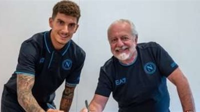 نابولي الإيطالي يعلن تجديد عقد قائده