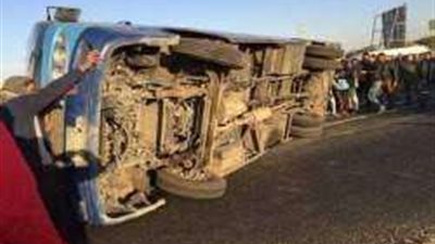 إصابة 26 عامل إثر انقلاب أتوبيس بالقاهرة الجديدة