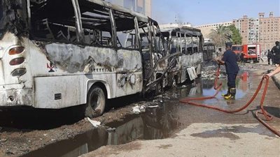 احتراق 11 سيارة وأتوبيسا بحريق فى شبرا الخيمة