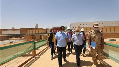 وزير التعليم العالي يتفقد إنشاءات المجمع الأكاديمي الجديد للجامعة المصرية اليابانية