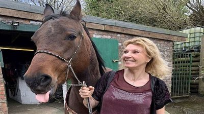 بسبب اسم فرسها.. سيدة تواجه تهما بتمويل الإرهاب