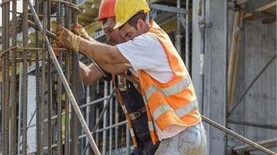 برلمانية تهنئ العمال بعيدهم: أنتم جنود الإنتاج وجزء أصيل في تنمية الوطن