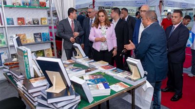 محافظ دمياط ورئيس هيئة الكتاب يفتتحان الدورة الـ 4 لمعرض رأس البر