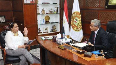 عضو علاقات خارجية النواب تلتقي وزير العمل لعرض مقترح إنشاء أكاديمية لتأهيل 