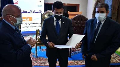 وزير الشباب والرياضة يتفقد نادي الحسينية الرياضي بالشرقية