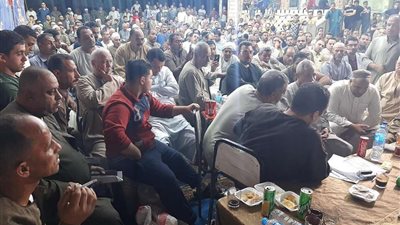 أمن الجيزة ينهي خصومة بين 3 عائلات بالصف.. صور