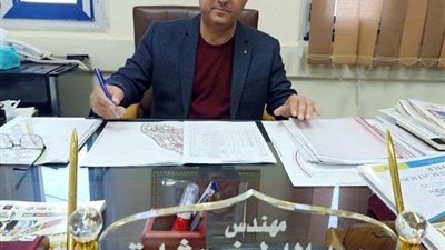 رئيس جهاز الشروق يتفقد سير العمل بمحطات مياه الشرب والصرف الصحى بالمدينة