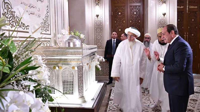 السيسي في مسجد السيدة