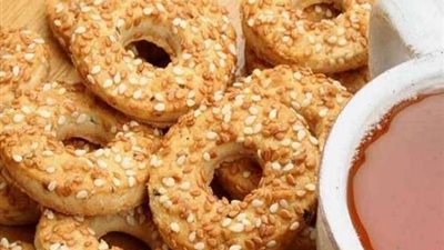 قبل عيد الفطر 2021.. ننشر طريقة عمل بسكويت السمسم لست البيت