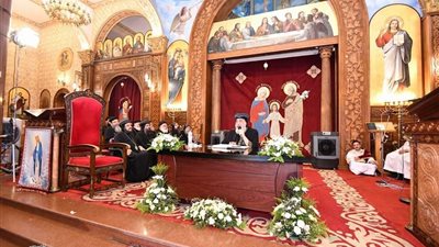 البابا تواضروس يهنئ بصوم العذراء ويشيد بخدمة كنيسة العذراء بسموحة