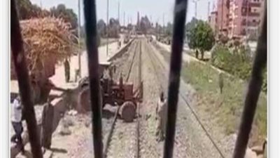 السكة الحديد تكافئ سائق قطار لتفادي الاصطدام بجوار زراعي