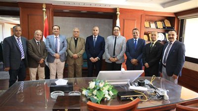 محافظ سوهاج يستقبل وفد كلية اللاهوت مجمع المثال المسيحي