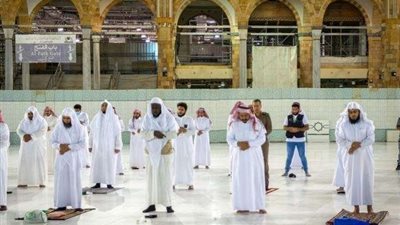 بث مباشر.. صلاة المغرب من الحرم المكي