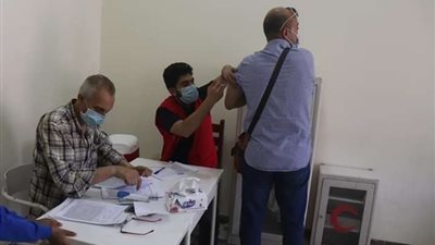 التضامن تنظم أول قافلة لتطعيم الكبار بلا مأوى بالشرقية بلقاح فيروس كورونا