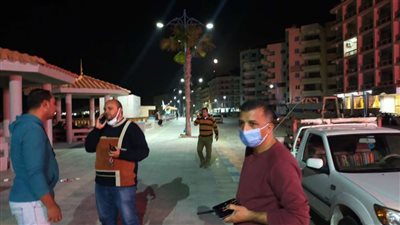 مجلس مدينة مرسى مطروح يشن حملات ليلية علي الكورنيش للتأكد من تطبيق الإجراءات الاحترازية