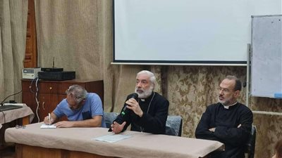 أسقف المنيا يلتقي مسؤولى مكتب التنمية بالإيبارشية