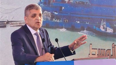 أسامة ربيع: الهيئة تحرص على تطوير الممر الملاحي لتلبية احتياجات السوق العالمي