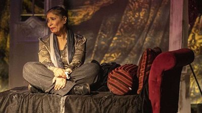 عرض مونودراما يمثل مصر بمهرجان 