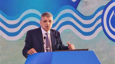 الفريق أسامة ربيع: قناة السويس مؤمنة بنسبة 100% من القوات المسلحة