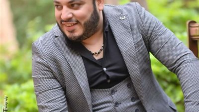 محمد سلطان يحتفل بوصول 