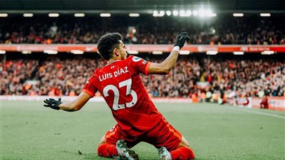 بأسيست صلاح.. دياز يفتتح التسجيل لليفربول أمام تشيلسي