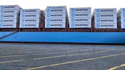 وصول أول سفينة حاويات تعمل بالوقود الأخضر إلى ميناء شرق بورسعيد