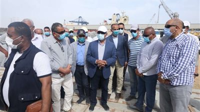 وزير النقل يتابع معدلات تنفيذ  المشروعات الخدمية الجاري تنفيذها بميناء الإسكندرية