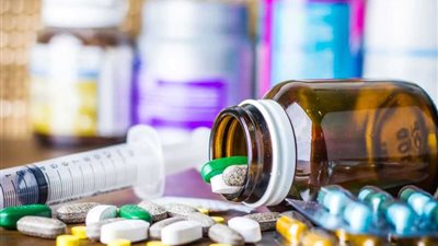 رئيس شعبة الأدوية يكشف حقيقة نقص عقاقير السكر والضغط