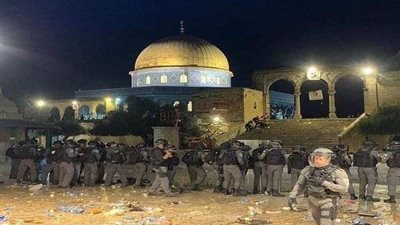 الهلال الأحمر الفلسطيني: إصابة أب وطفلته بقنابل الصوت الإسرائيلية في القدس