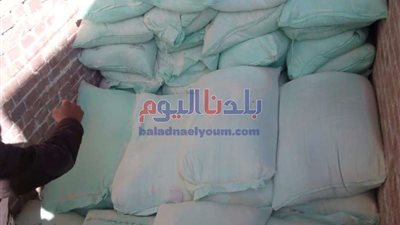 ضبط مالك مخبز بلدى استولى على 1.5 طن دقيق مدعم