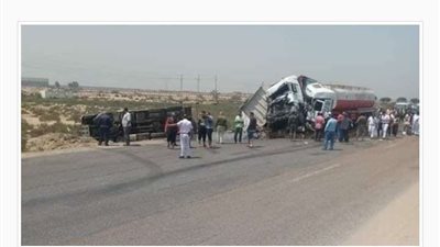 انقلاب سيارة محملة بمواد بترولية على الطريق الدولي بكفر الشيخ