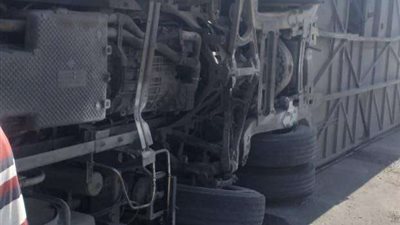 عاجل| إصابة 47 شخص في حادث انقلاب أتوبيس بطريق مرسي مطروح