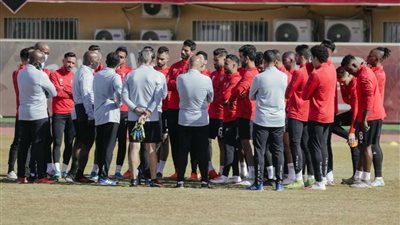 موسيماني يشرح للاعبى الأهلي 