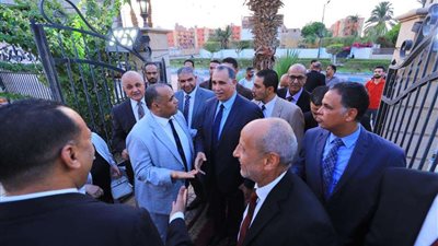 بالصور.. نقيب المحامين يجري جولة تفقدية لمبنى نقابة محامي السويس