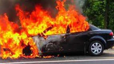 اشتعال النيران داخل سيارة يتسبب في تفحم جثتين بطريق السخنة