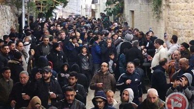 آلاف الفلسطينيون يشاركون فى مسيرة ليلية فى مدن 48