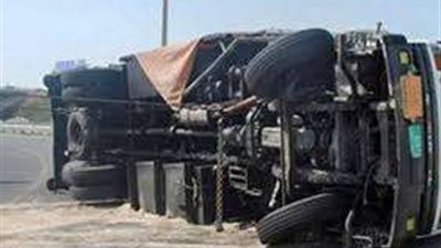 مصرع 4 أشخاص من أسرة واحدة وإصابة 10 آخرون في حادث بجنوب سيناء