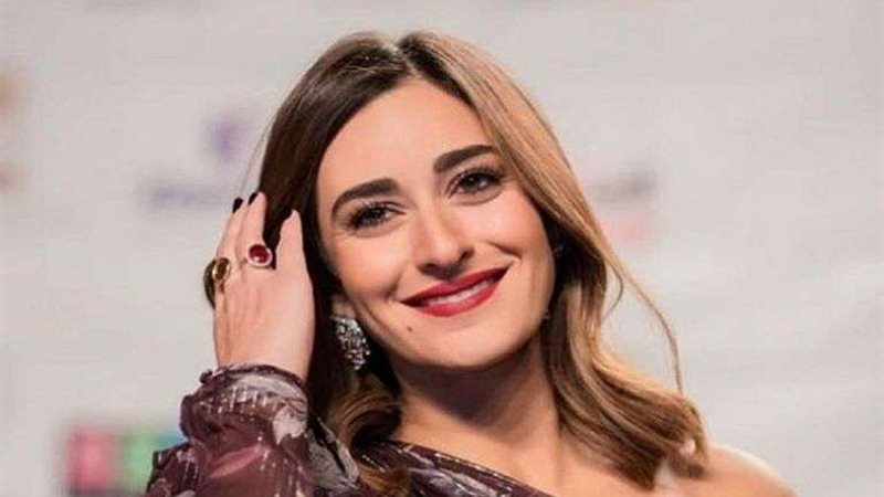 الفنانة أمينة خليل