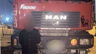 بعد ضبط سائق للقيادة برعونة.. خبير مروري يوضح العقوبة