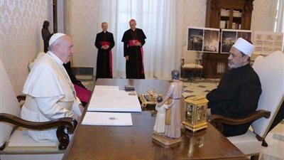 بابا الفاتيكان يطالب بحلّ للقضية الفلسطينية.. في كتاب 