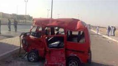 إصابة 6 أشخاص في حادث انقلاب سيارة سوزوكي بالصف